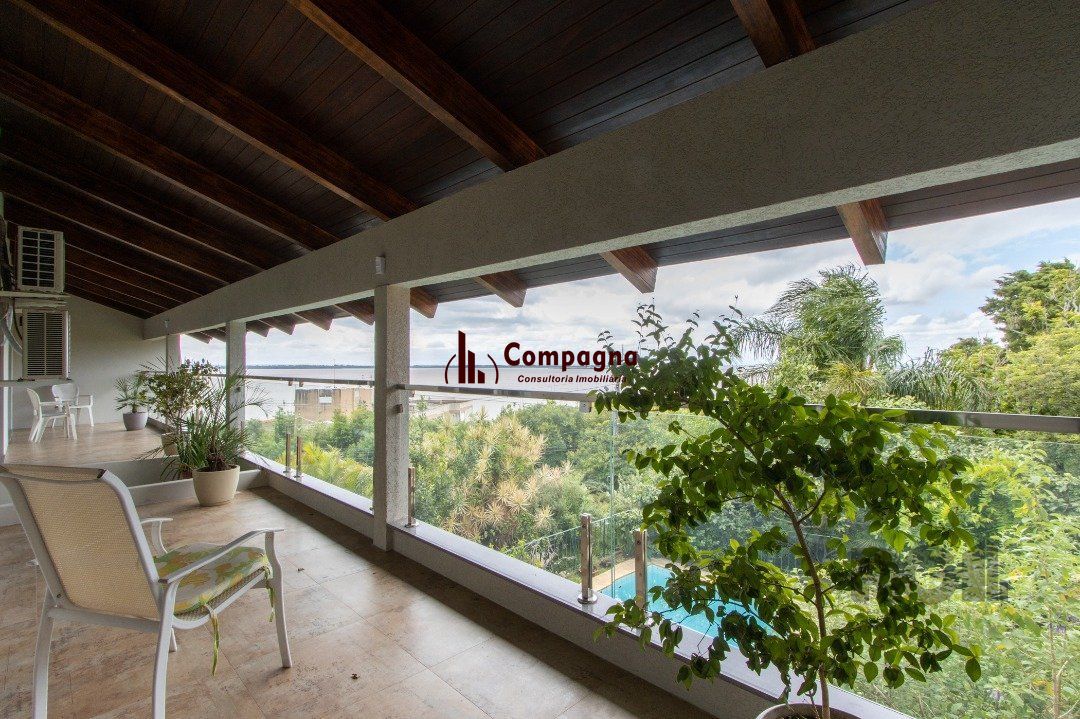 Sobrado com vista para Rio, 3 quartos, 2 suites, pátio, piscina, vaga para 4 carros - Bairro Vila Assunção — foto 4