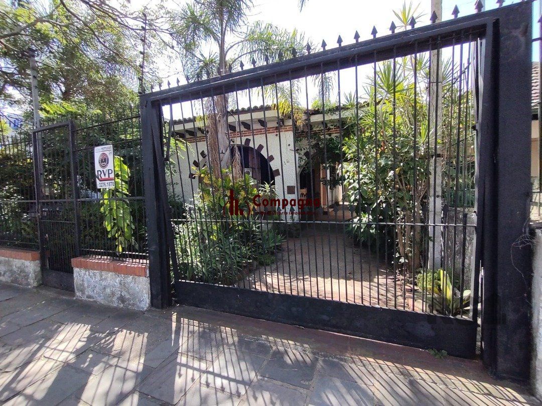Casa comercial térrea na Av. Aparício Borges - bairro Teresópolis