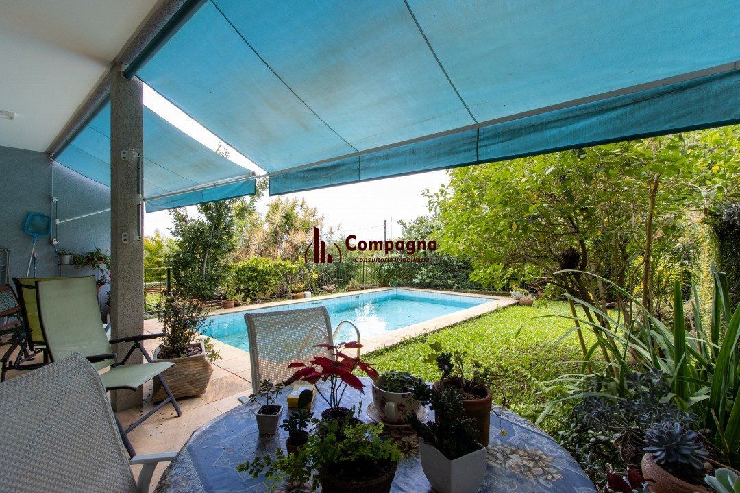 Sobrado com vista para Rio, 3 quartos, 2 suites, pátio, piscina, vaga para 4 carros - Bairro Vila Assunção — foto 3