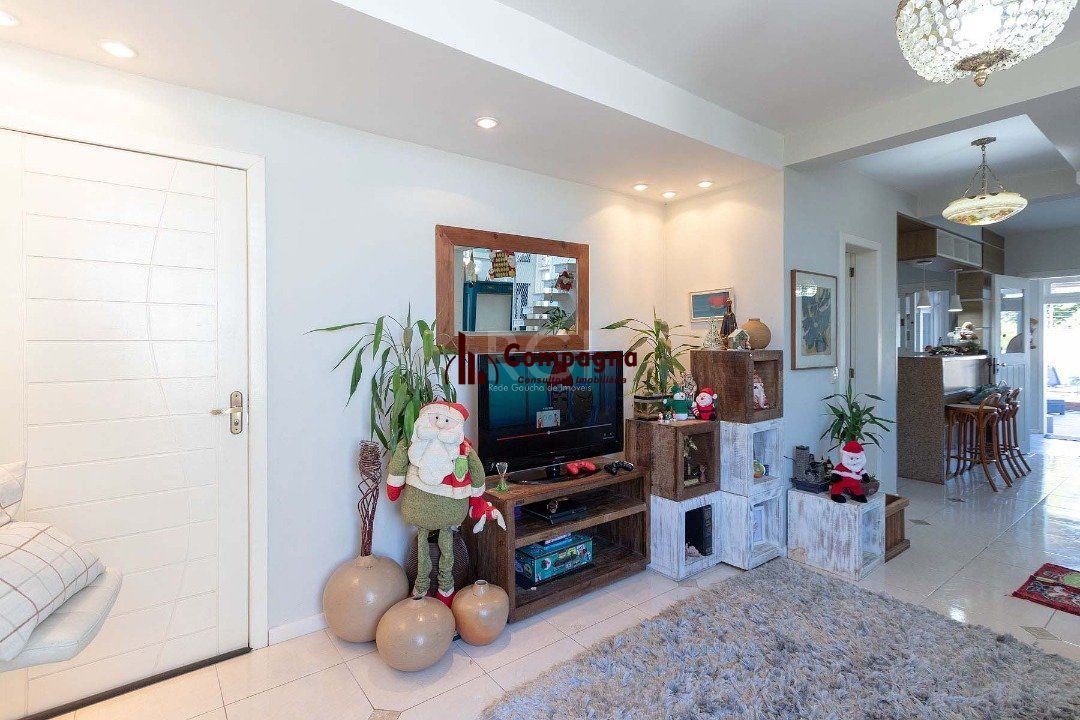 Casa para Venda com 4 dormitórios no bairro Hípica — foto 4