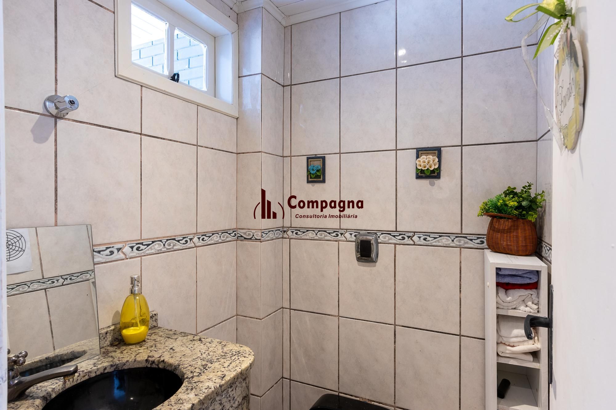 Casa de condomínio, de 3 dormitórios, 1 suíte e 2 vagas de garagem. — foto 4
