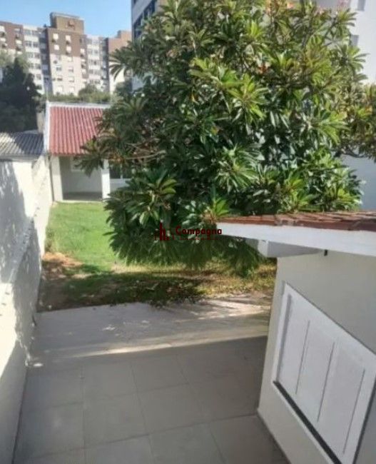 Casa 5 dormitórios I 1 suíte -  Bairro Cristal — foto 2