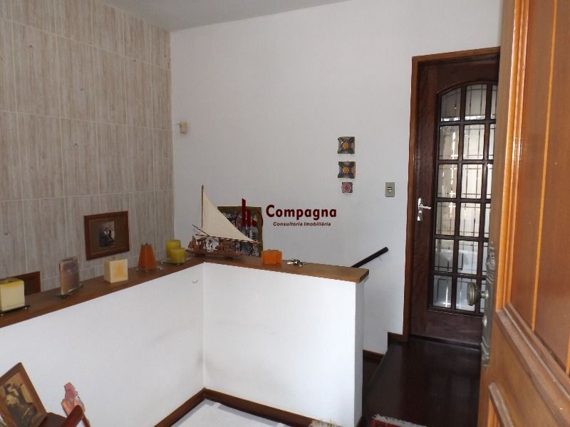 Casa para Venda - 250m², 3 dormitórios, sendo 3 suites, 7 vagas - Medianeira — foto 3