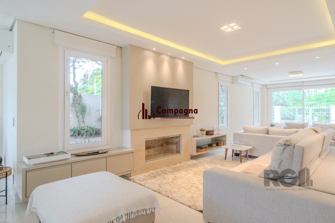 Casa semimobiliada e possui 3 suítes (sendo 1 delas master com closet e hidro) — foto 5