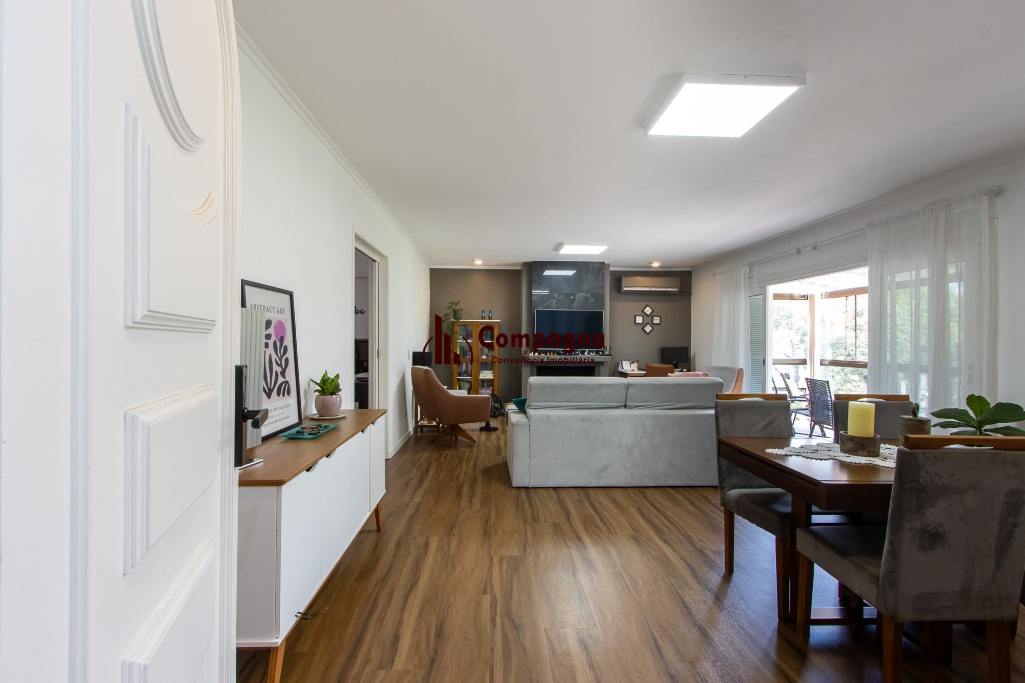 Linda casa totalmente reformada, 3 quartos (1 suite), 2 vagas cobertas - Bairro Nonoai — foto 5