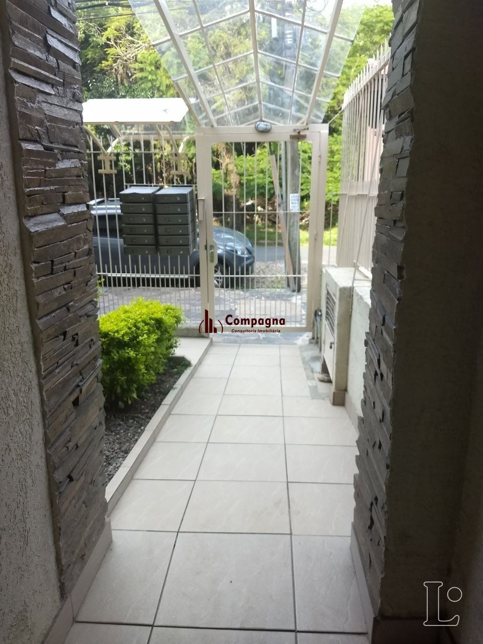 Apartamento para Venda - 90m², 3 dormitórios, Cristal — foto 2