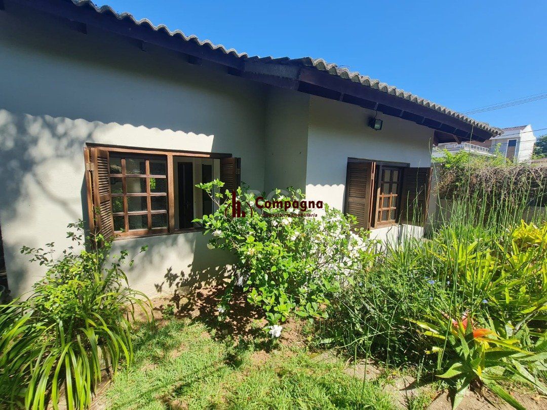Casa em lindo terreno alto ao nível da rua medindo 10 × 32 onde consta uma residência térrea com 136m2 de área privativa, — foto 5