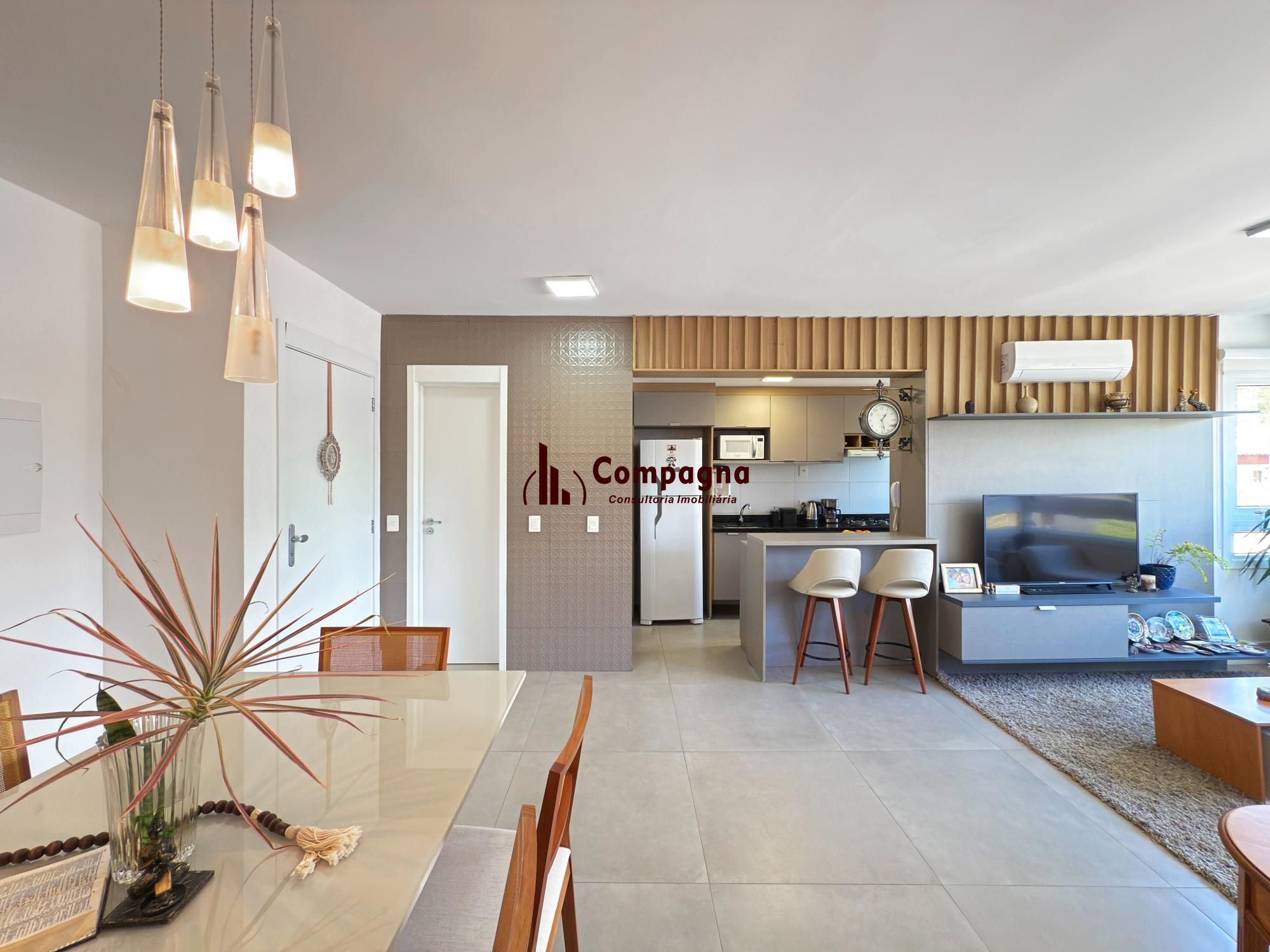 Apartamento 03 Suítes bairro Cristal, 88,97m² de área privativa, semimobiliada e 02 vagas de garagens cobertas.