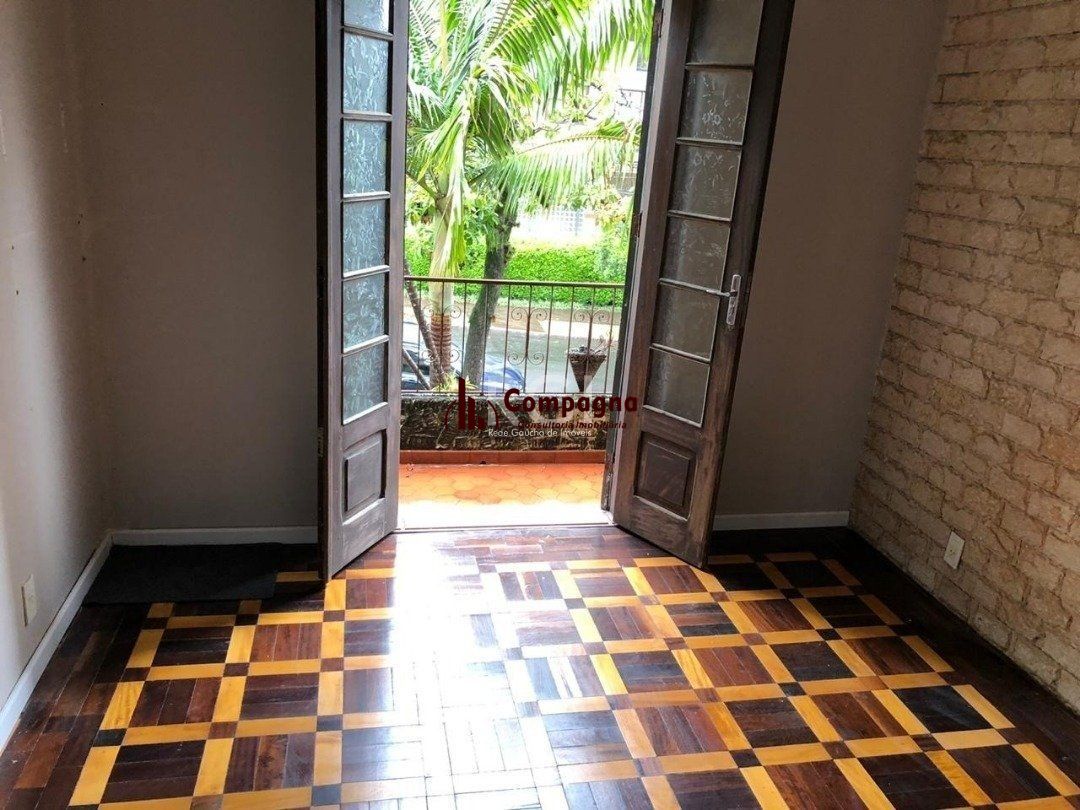Casa Comercial para Venda - 0m², 0 dormitórios, Petrópolis — foto 2
