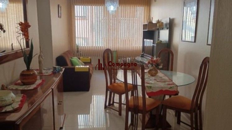 Apartamento 2 dormitórios desocupado à venda no bairro São João