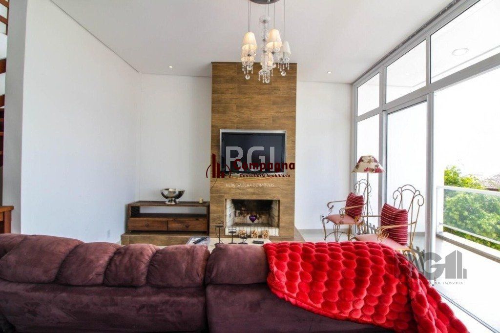 Casa para Venda - 300m², 3 dormitórios, sendo 1 suites, 4 vagas - Teresópolis — foto 4