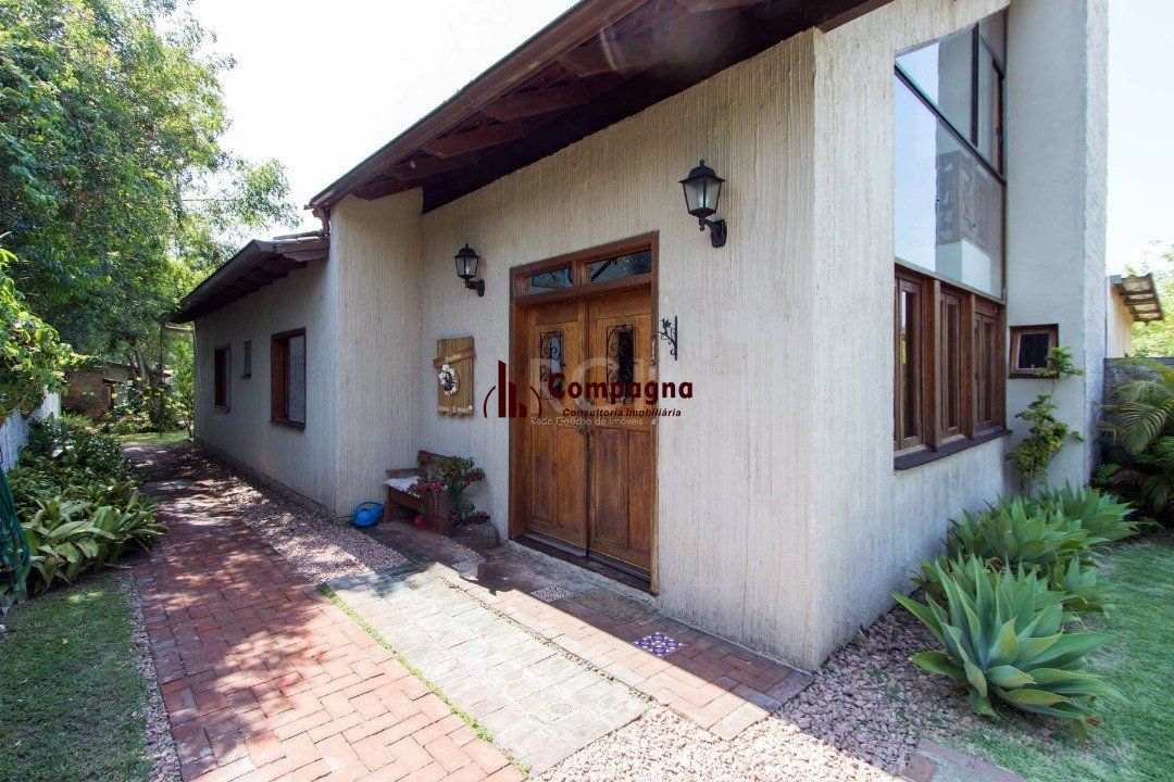 Casa para Venda - 250m², 3 dormitórios, sendo 2 suites, 3 vagas - Ponta Grossa — foto 4
