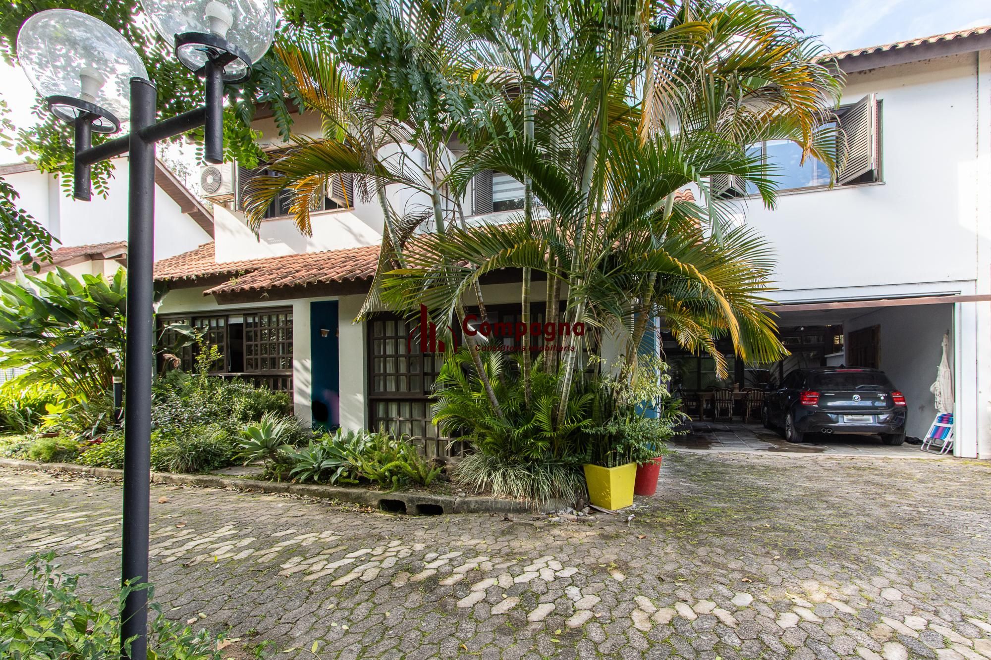 Casa de Condomínio 4 quartos à venda, 319m², Pedra Redonda - Porto Alegre