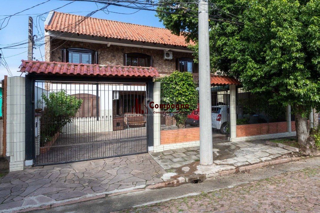 Casa para Venda - 300m², 5 dormitórios, 2 vagas - Cavalhada