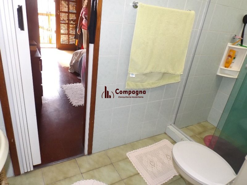 Casa para Venda - 250m², 3 dormitórios, sendo 3 suites, 7 vagas - Medianeira — foto 5