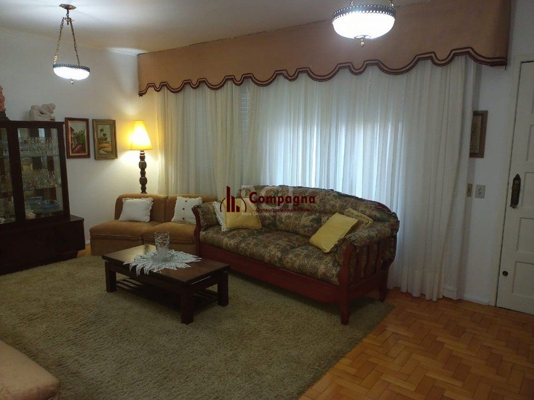 Casa para Venda - 220m², 3 dormitórios, sendo 1 suites, 1 vaga - Camaquã