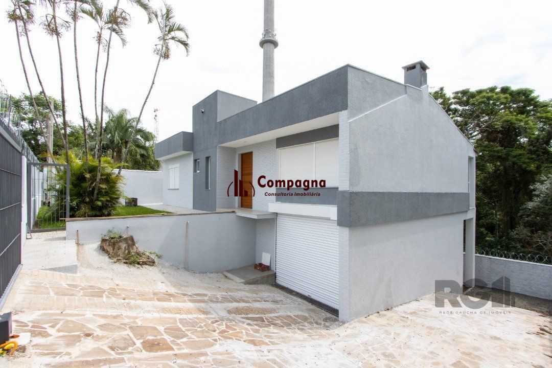 Casa | 3 quartos | 2 Suítes | 4 vagas cobertas | 260m2 Privativos | Bairro Santa Tereza