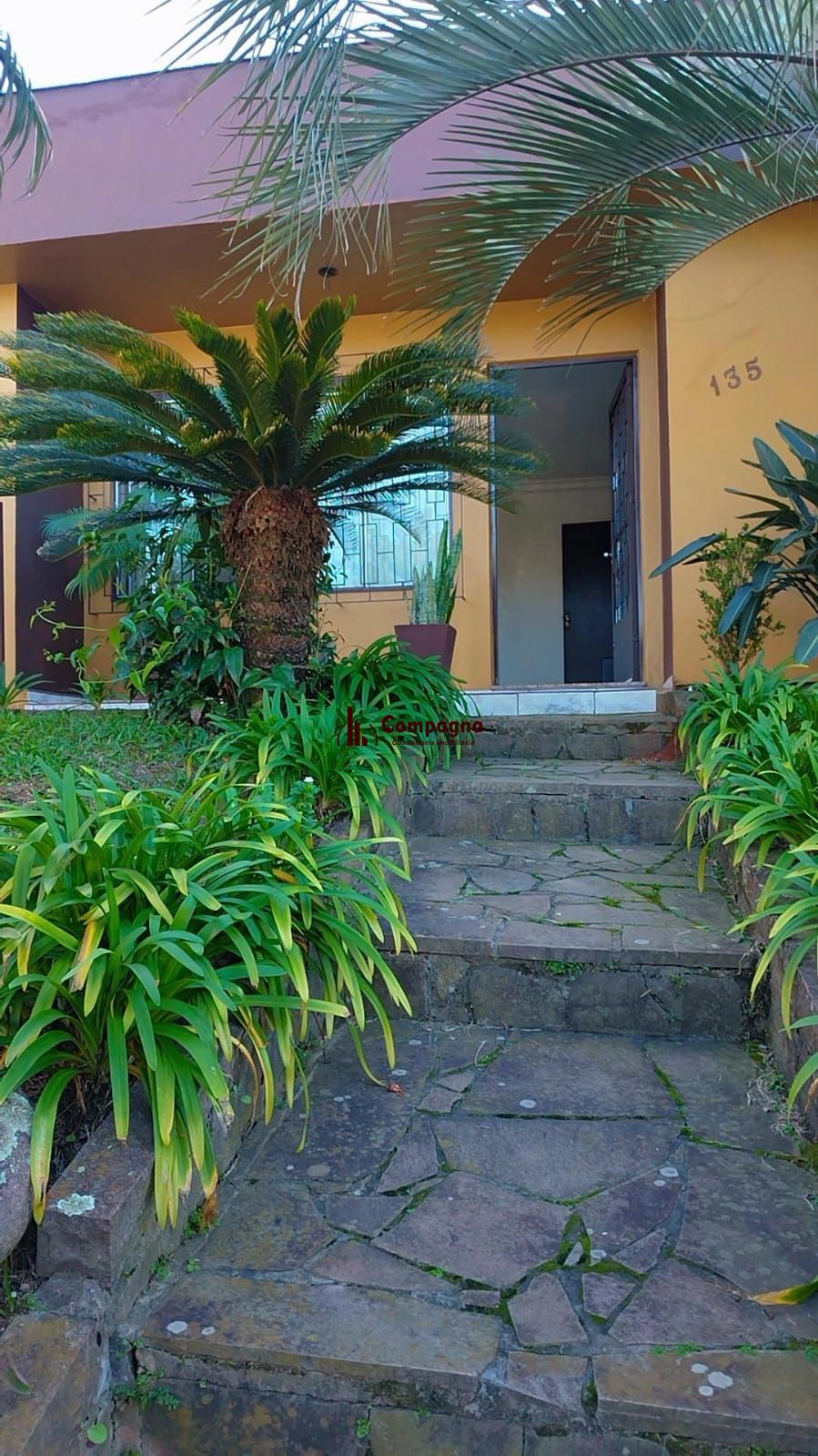 Casa 4 quartos à venda, 380m², Vila Nova - Porto Alegre