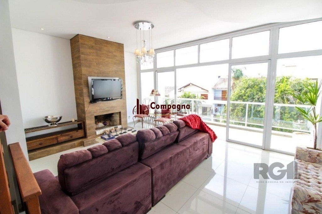Casa para Venda - 300m², 3 dormitórios, sendo 1 suites, 4 vagas - Teresópolis — foto 2