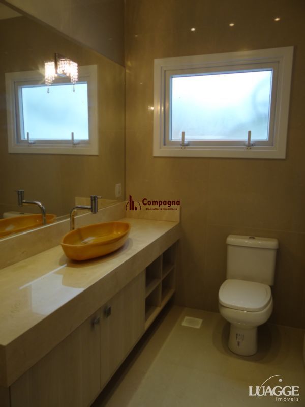 Casa para Venda - 305m², 3 dormitórios, sendo 3 suites, 4 vagas - Nonoai — foto 3