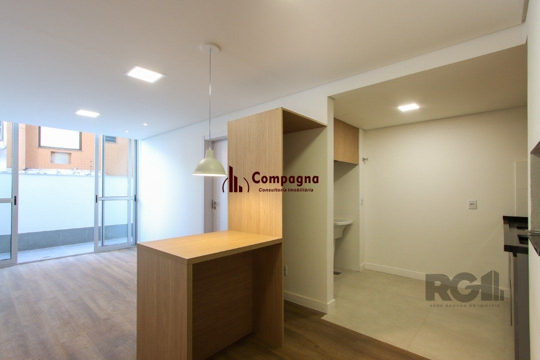 Apartamento em Porto Alegre no Bairro Petrópolis, de 1 quarto, GARDEN , semi mobiliado