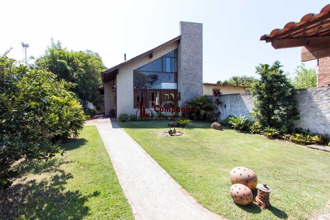 Casa para Venda - 250m², 3 dormitórios, sendo 2 suites, 3 vagas - Ponta Grossa
