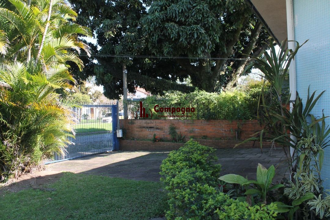 Casa para Venda - 221m², 3 dormitórios, sendo 1 suites, 4 vagas - Tristeza — foto 2