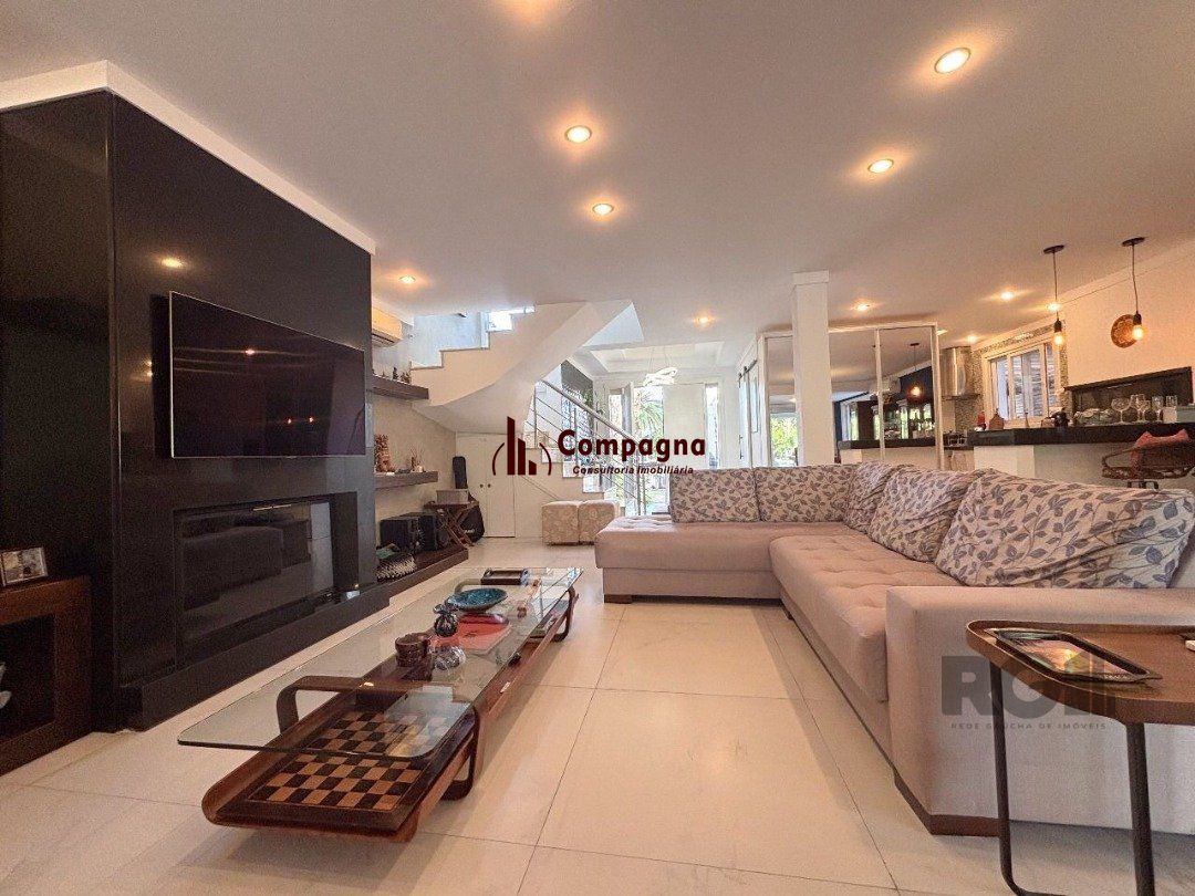 Casa em condomínio com pátio, piscina, 3 suítes e 2 vagas — foto 3