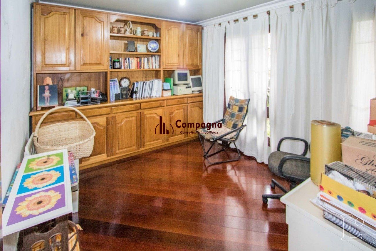Casa para Venda - 485m², 4 dormitórios, sendo 1 suites, 3 vagas - Cristal — foto 4