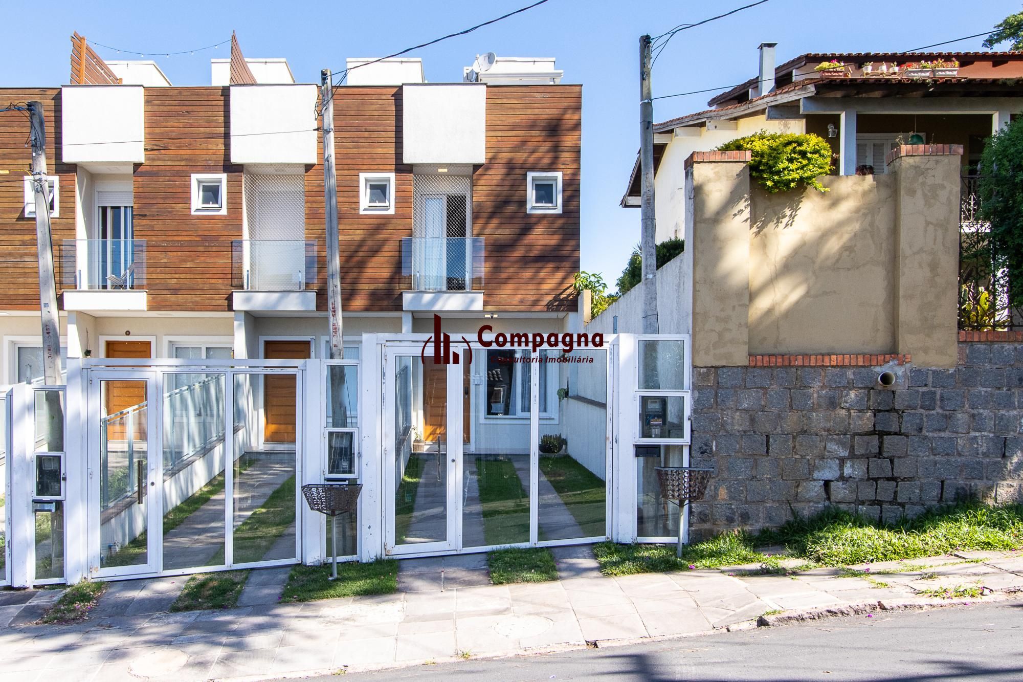 Ótima casa com 3dormitórios 1 suite no bairro Tristeza