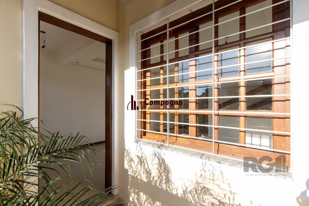 Casa para Venda - 120m², 3 dormitórios, sendo 1 suites, 1 vaga - Guarujá — foto 3