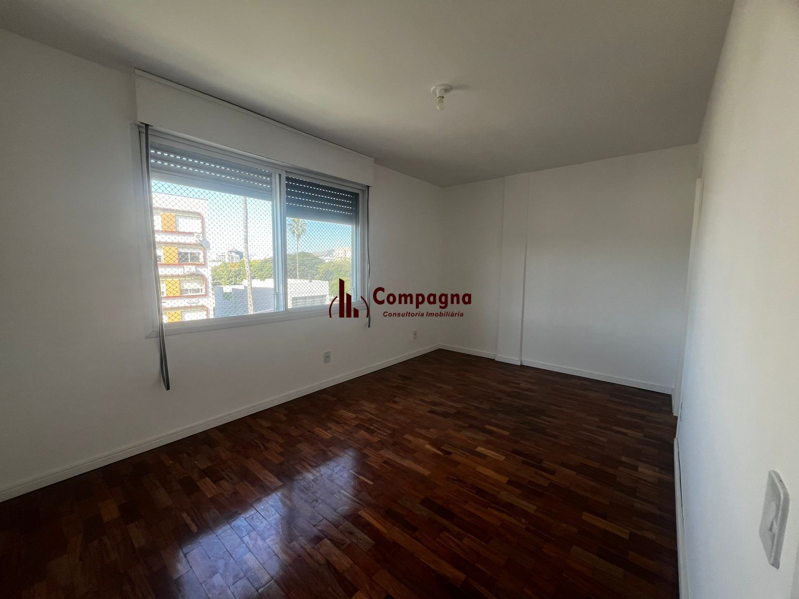 Apartamento no Menino Deus com 2 dormitórios e garagem — foto 5