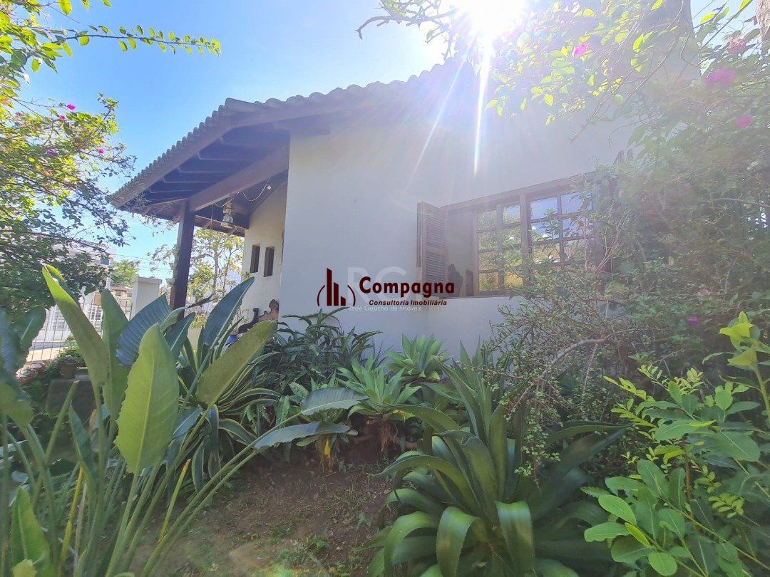 Casa em lindo terreno alto ao nível da rua medindo 10 × 32 onde consta uma residência térrea com 136m2 de área privativa, — foto 3
