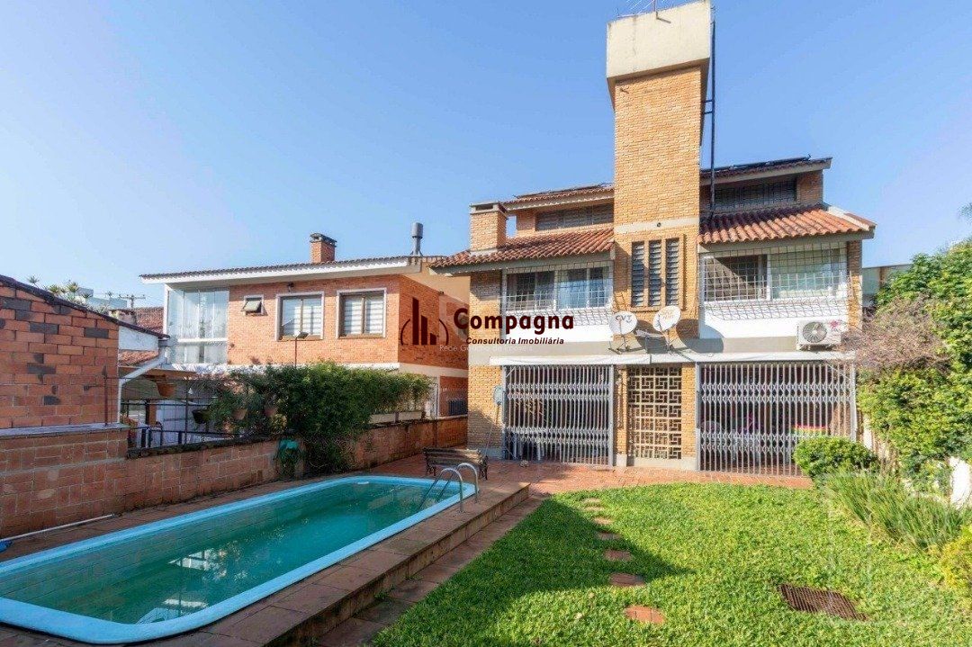 Casa para Venda - 349m², 4 dormitórios, sendo 1 suites, 3 vagas - Tristeza