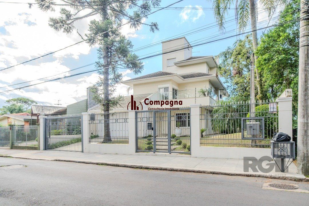 Casa semimobiliada e possui 3 suítes (sendo 1 delas master com closet e hidro) — foto 2