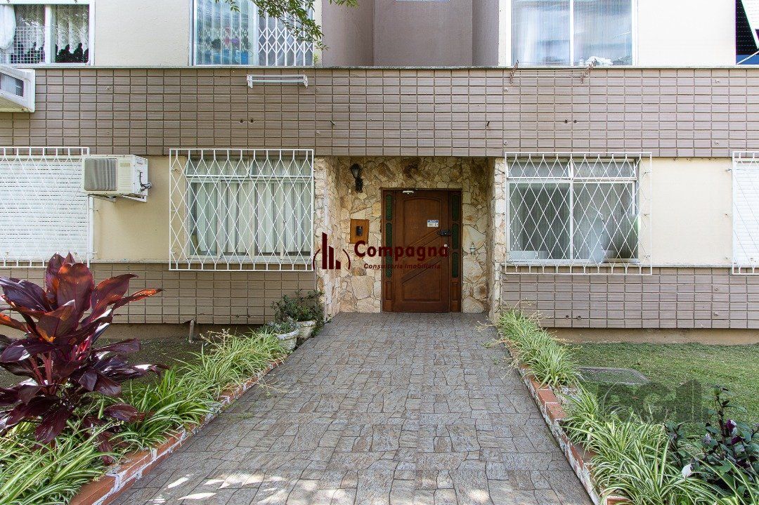 Excelente apartamento no bairro Cristal com 1 dormitório, living, banheiro e cozinha. — foto 2