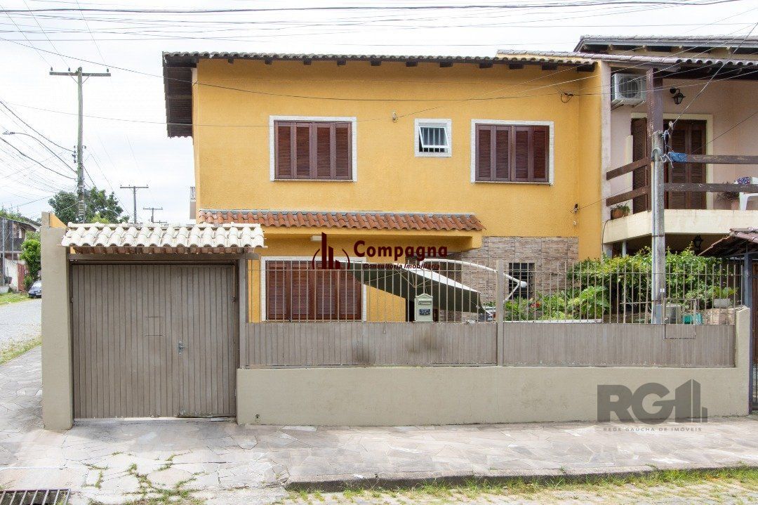 Sobrado, 3 quartos, 2 banheiros, pátio, 2 vagas, piscina - Bairro Vila Nova — foto 3