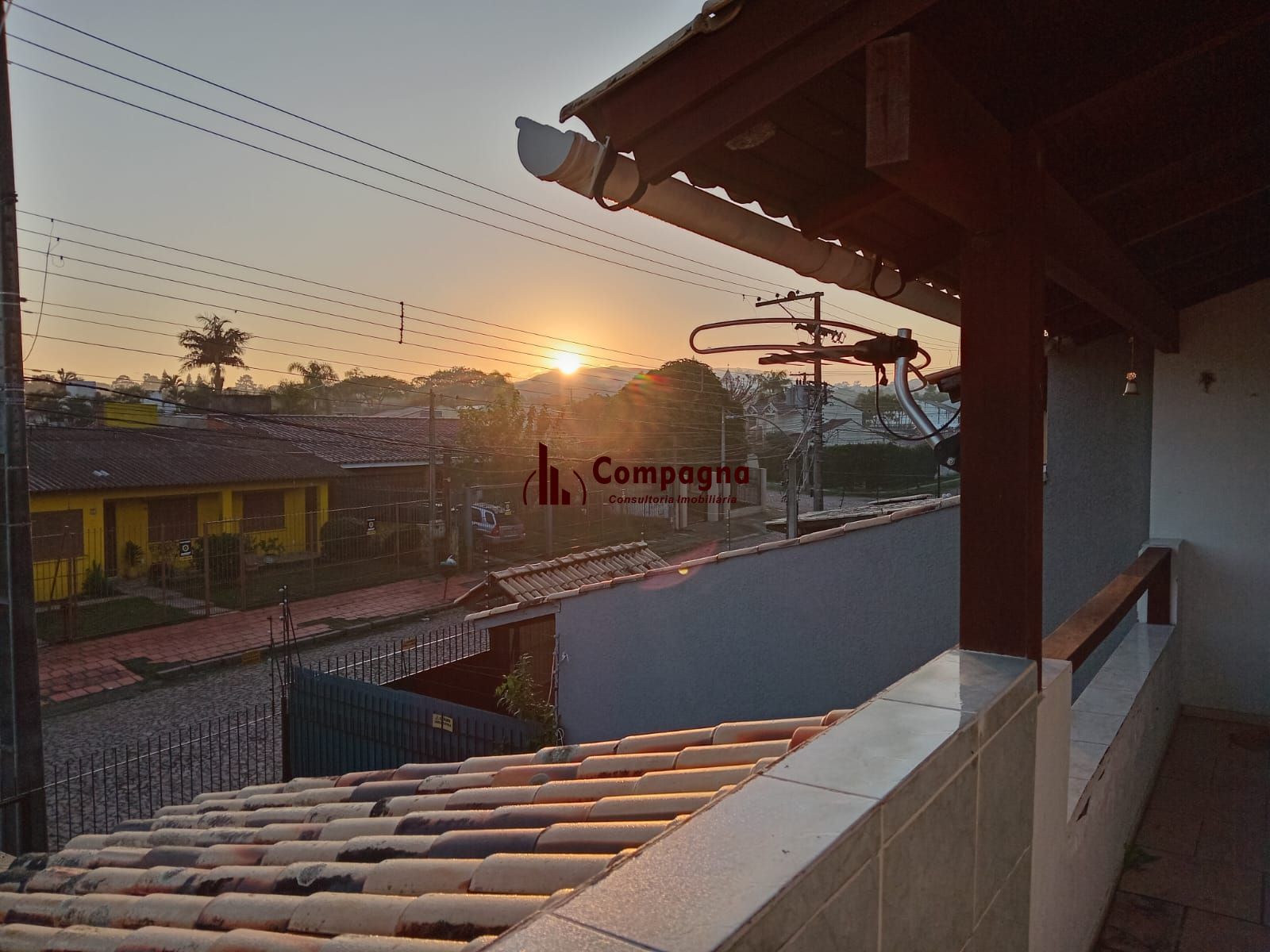 Excelente oportunidade de adquirir um sobrado no charmoso bairro Guarujá — foto 5