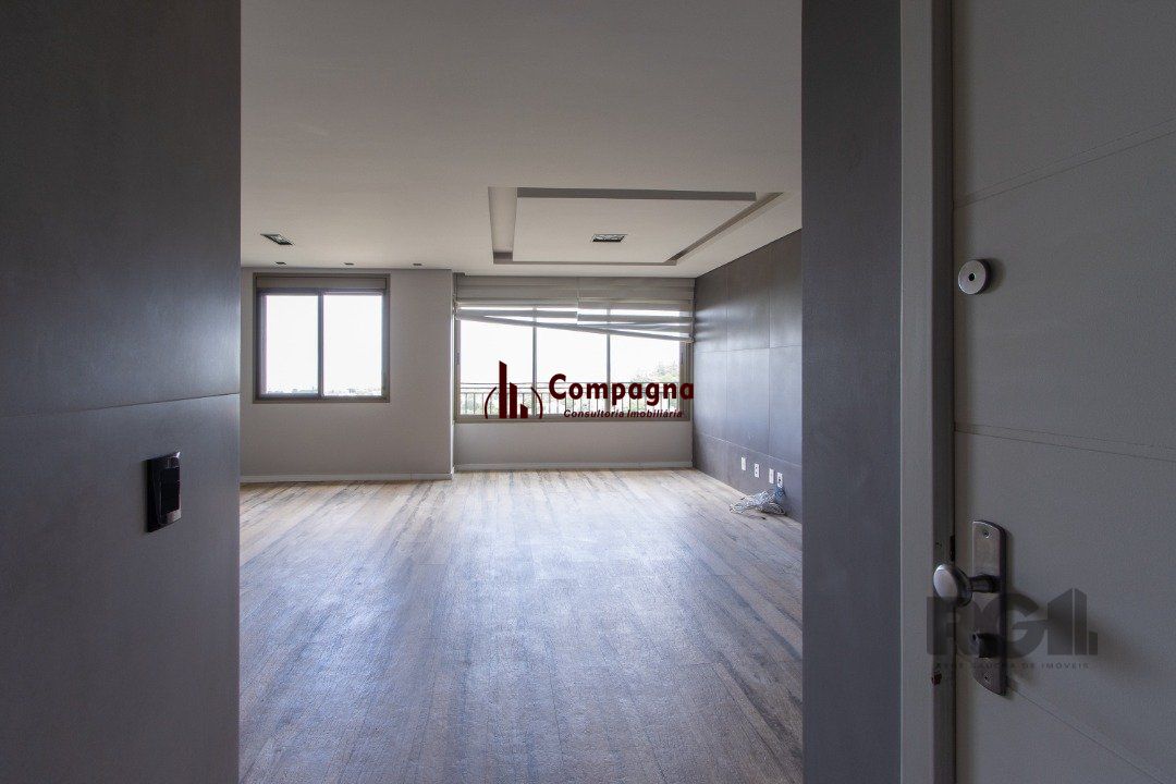 Apartamento em Porto Alegre, no bairro Cavalhada, com 3 dormitório(s), e 3 banheiros, à venda. — foto 2