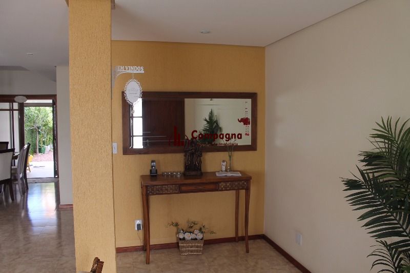 Casa para Venda - 290.67m², 4 dormitórios, sendo 1 suites, 4 vagas - Camaquã — foto 4