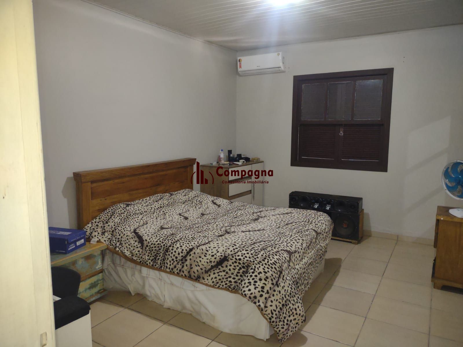 Casa com 4 quartos, suíte, piscina, lareira, churrasqueira em um terreno de 616m². — foto 4