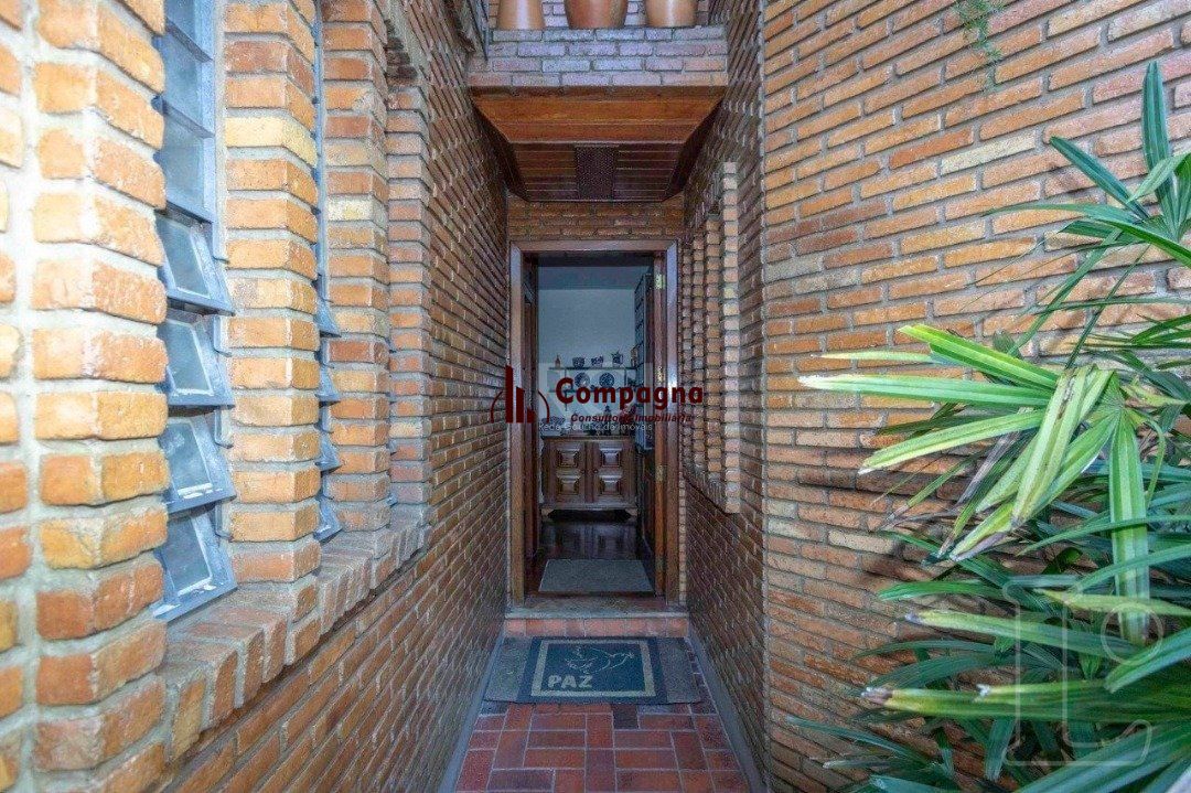 Casa para Venda - 349m², 4 dormitórios, sendo 1 suites, 3 vagas - Tristeza — foto 2