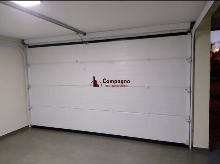 Casa em Condomínio com 4 quartos, 2 suítes, 3 banheiros , 4 vagas — foto 3