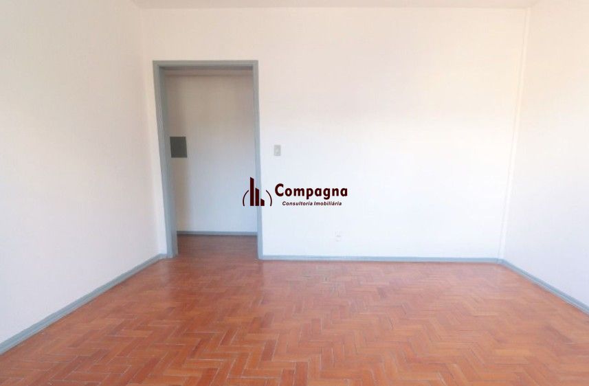 Apto 02 dorm e 01 vaga, sala, coz, dep emp, frente, 77 m2, Bairro Passo da Areia — foto 5