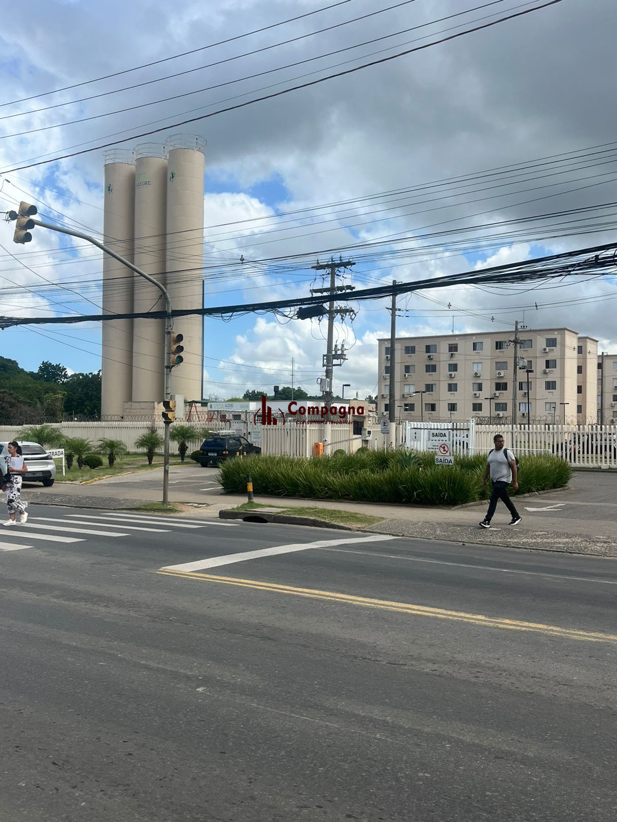 Apto 2 Dormitórios, Sala, Cozinha, Banheiro, semimob, 01 vaga garagem-rotativa