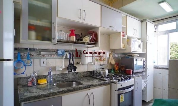 Vende-se apartamento com 2 quartos, e 1 vaga – Passo da Areia — foto 3