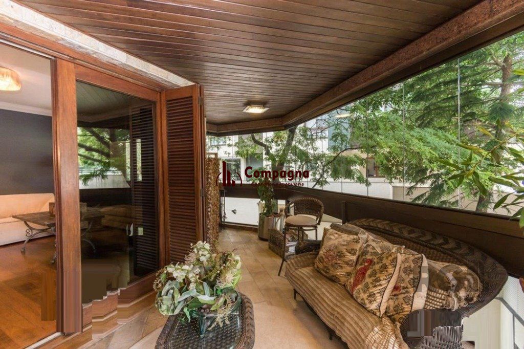 Vende-se luxuoso apartamento 3 quartos com suíte, com dependência completa, 2 vagas cobertas, próximo da Encol - 204m² -  Bela Vista — foto 3
