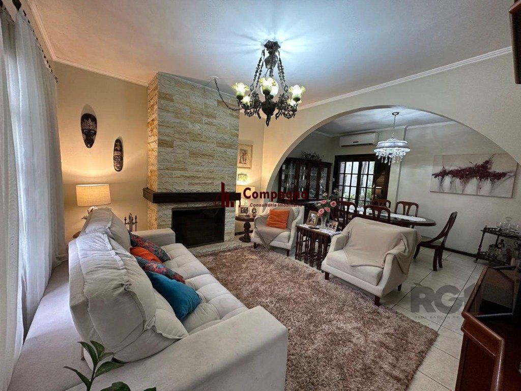 Vende-se ampla casa 3 quartos com hidro, 2 vagas, living com ladeira e salão de festas com churrasqueira - 260m² - Medianeira — foto 4
