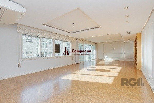 Vende-se luxuoso apartamento 3 quartos c/ suíte, dependência de empregada, gabinete, 2 vagas cobertas - 283m² - Moinhos de Vento