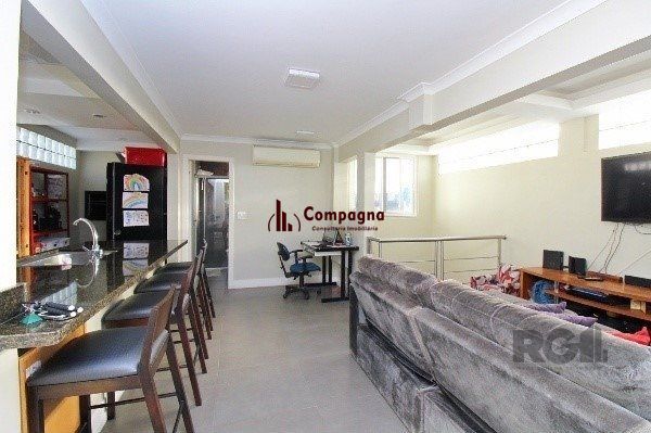Bela cobertura 2 quartos com suíte e vaga coberta, sacada e piscina - 123m² - Bairro Petrópolis — foto 4